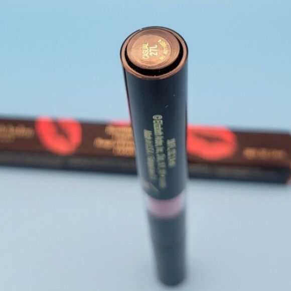 NIB Elizabeth Arden Beautiful Color Liquid Lip Lipstick Lacquer -27L Casual - Picture 3 of 8